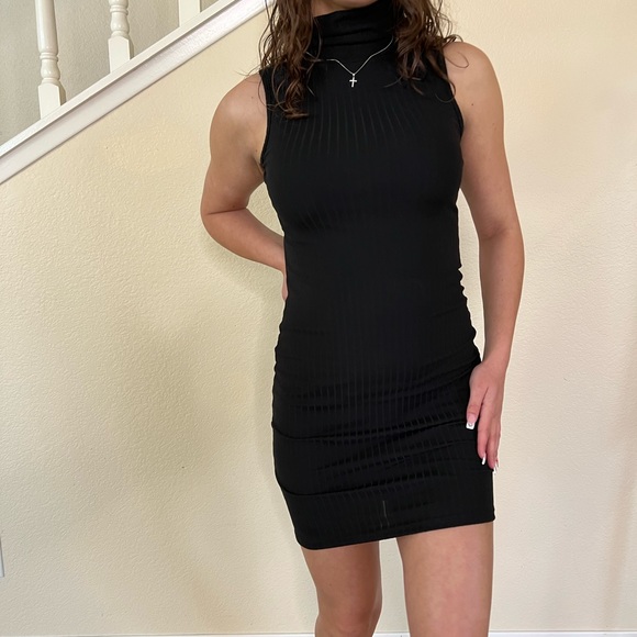 Black Ribbed Turtle Neck Sleeveless Midi Dress - Picture 5 of 13